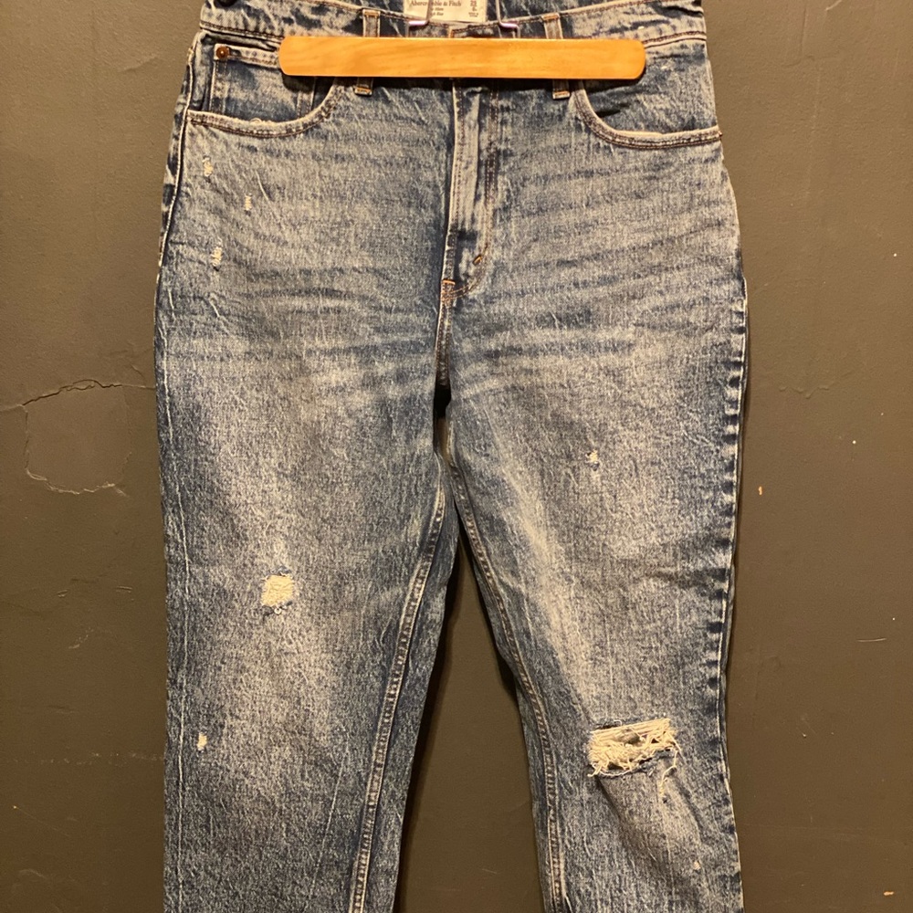Abercrombie & Fitch The Mom High Rise acid wash jeans 29/8